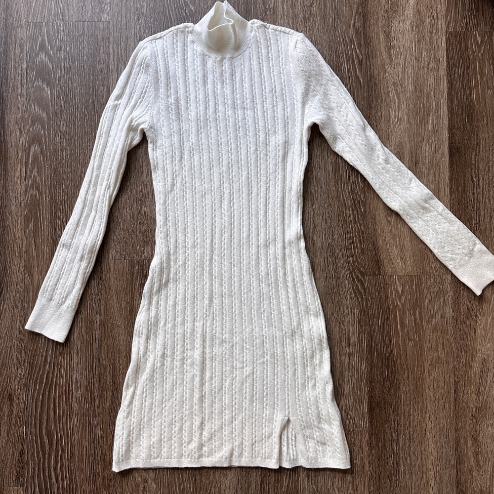 Abercrombie & Fitch Ivory Long Sleeve Cable Knit Dress